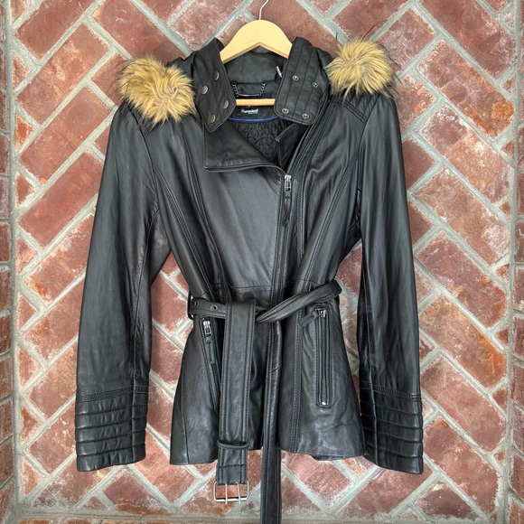 Wilsons Leather Jacket Womens Large Black Full Zip Faux Fur Trim Hooded Belt - Picture 1 of 14
